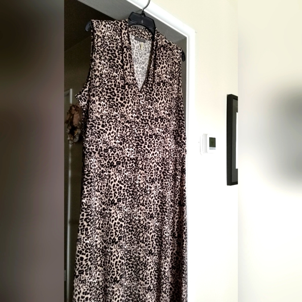 Vince Camuto / XL / Leopard Maxi Dress